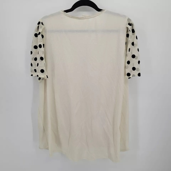 Flower & Feather Women’s faux wrap blouse - Picture 5 of 6